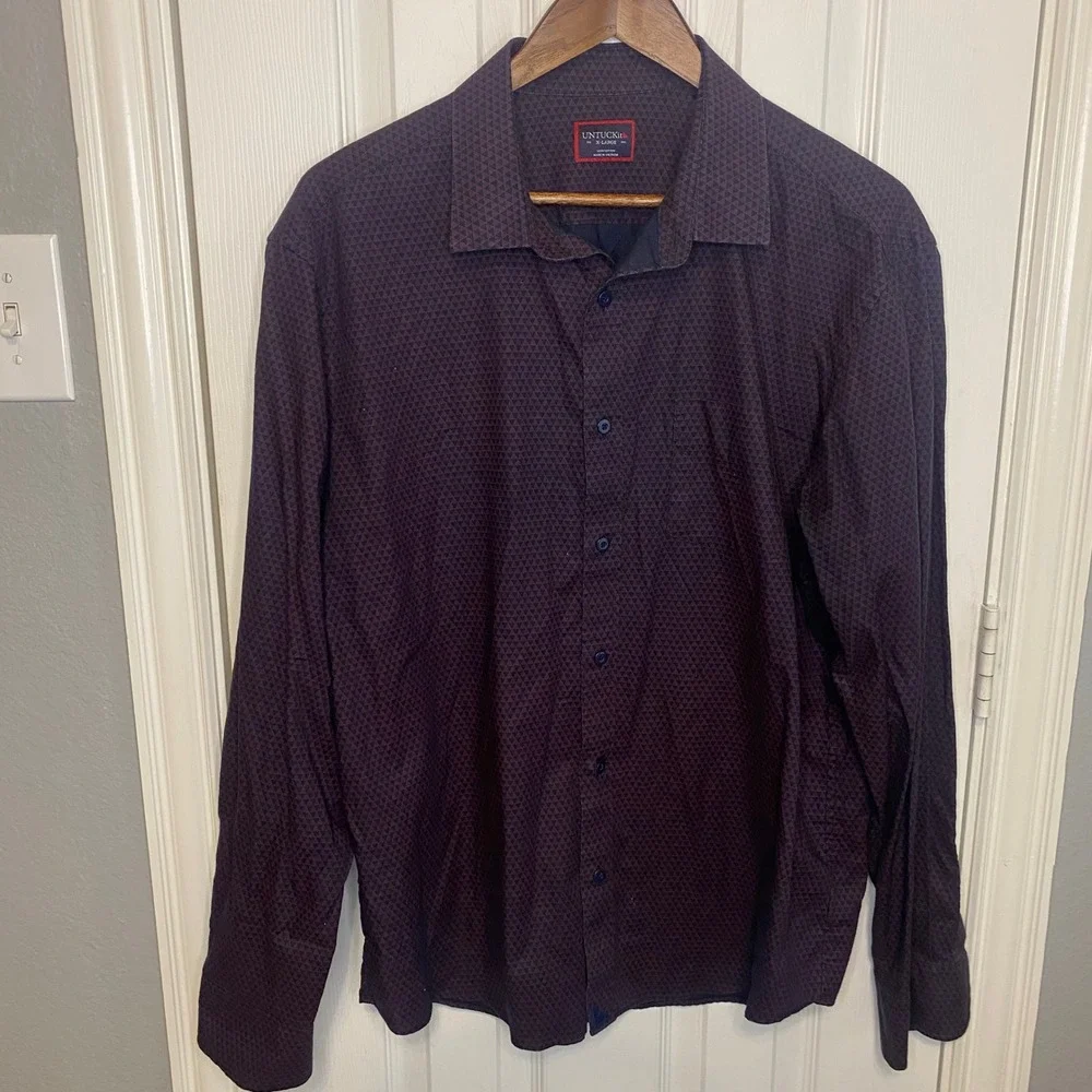 UNTUCKit Mens XL Long Sleeve Button Down Shirt Burgundy Geometric Triangle Print